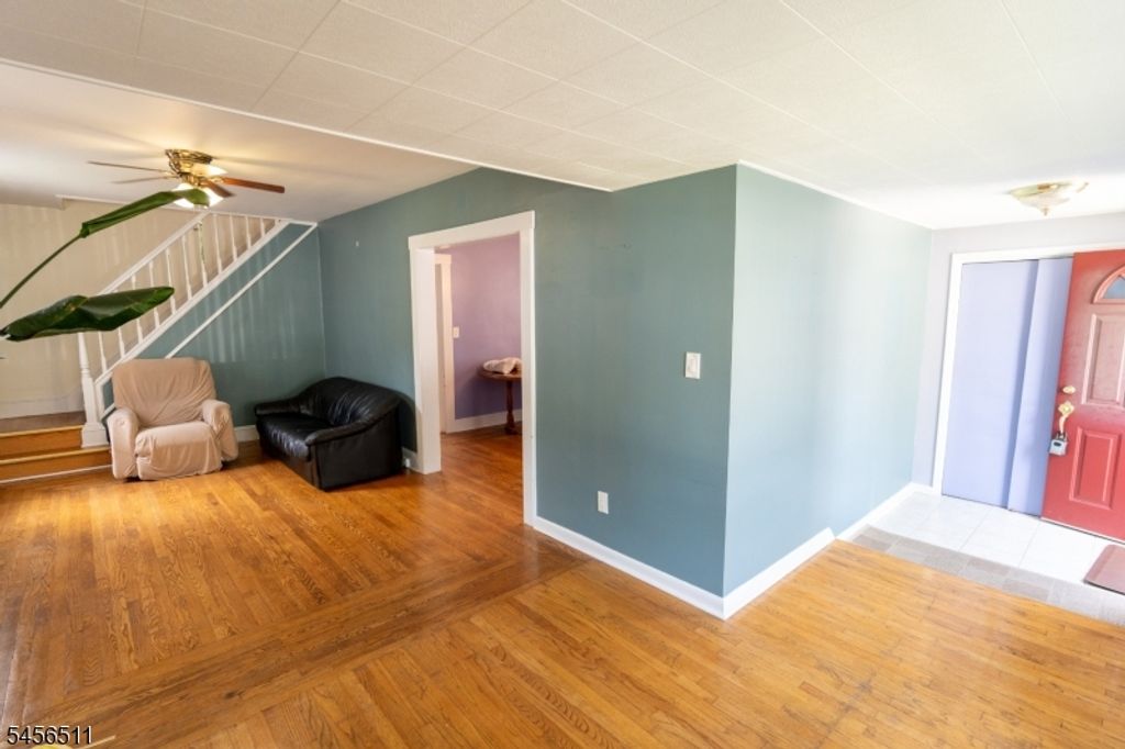 30 Carnation St, Bergenfield Boro, NJ 07621 — photo 2