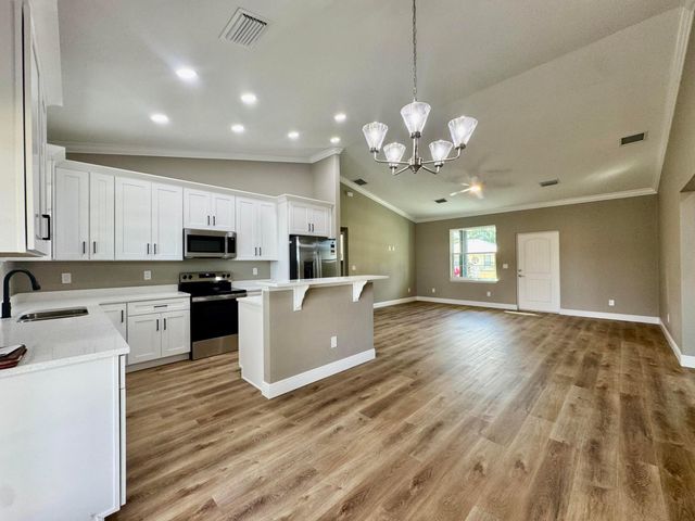 5007 SE 42nd Street, Okeechobee, FL 34974