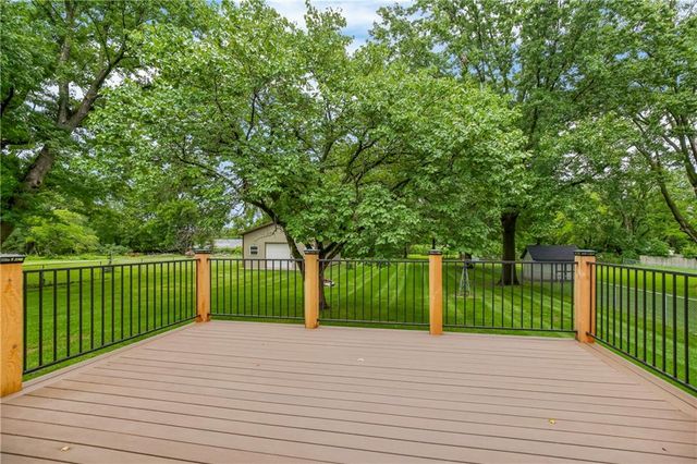 5335 Halsey Street, Shawnee, KS 66216