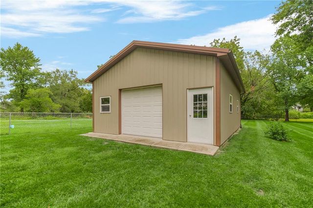 5335 Halsey Street, Shawnee, KS 66216