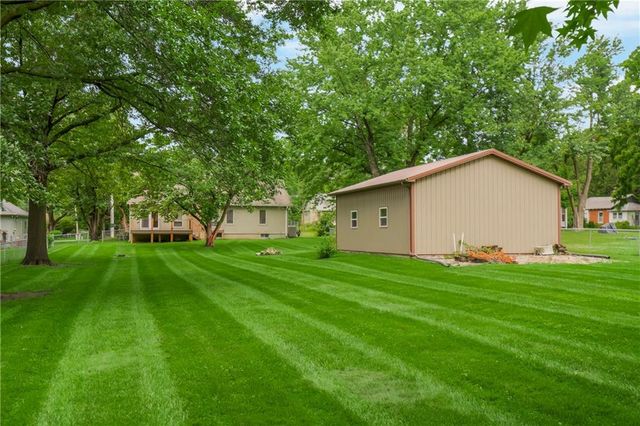 5335 Halsey Street, Shawnee, KS 66216