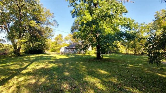 4073 Parkview Drive, Frontenac, KS 66763
