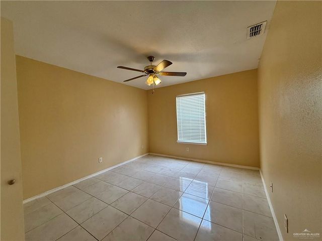 810 W Falcon Avenue, Pharr, TX 78577