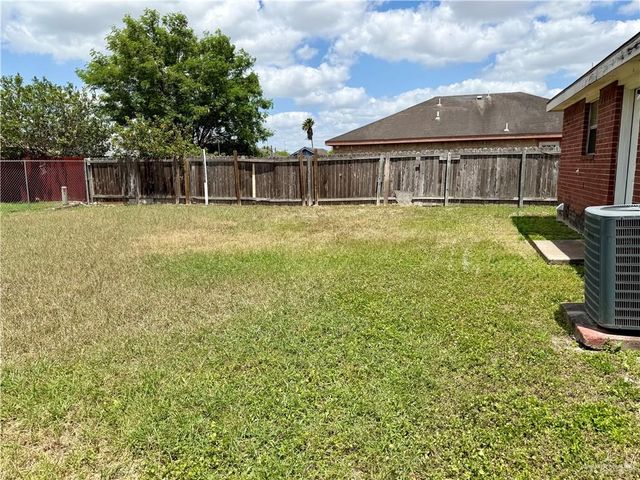 810 W Falcon Avenue, Pharr, TX 78577