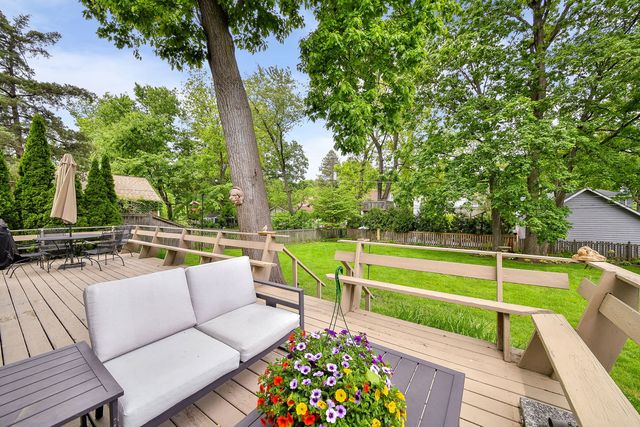 541 Park Row, Glen Ellyn, IL 60137