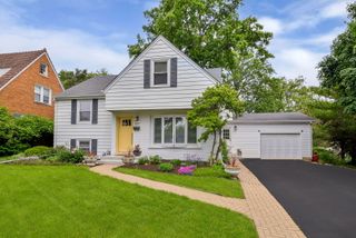 541 Park Row, Glen Ellyn, IL 60137
