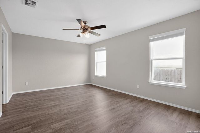 7504 Twin Pine Ct, Converse, TX 78109