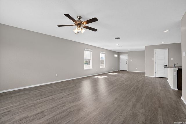 7504 Twin Pine Ct, Converse, TX 78109