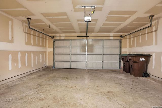 7504 Twin Pine Ct, Converse, TX 78109