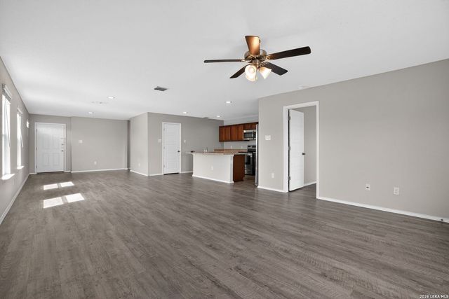 7504 Twin Pine Ct, Converse, TX 78109