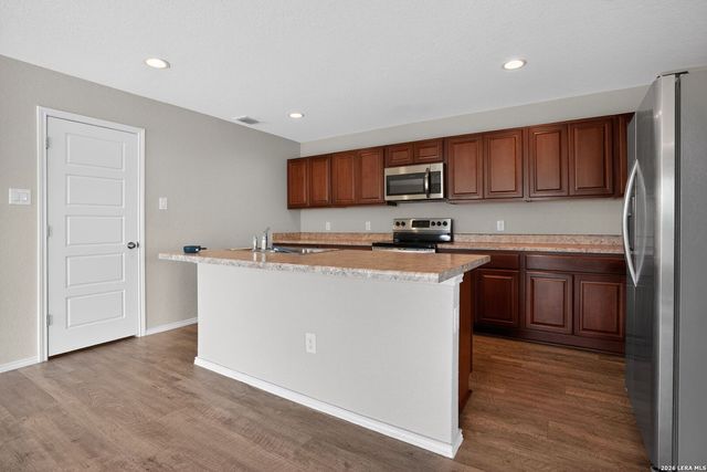 7504 Twin Pine Ct, Converse, TX 78109