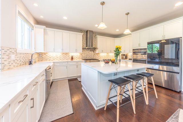 2376 Westbrooke Circle S, Ann Arbor Twp, MI 48105