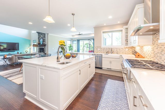2376 Westbrooke Circle S, Ann Arbor Twp, MI 48105
