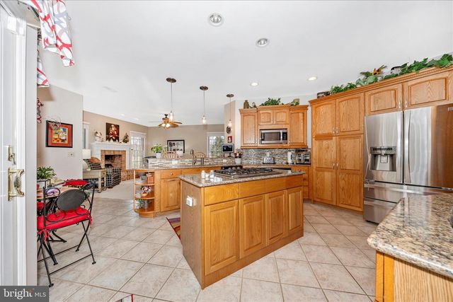 8971 LIGHT ST, Williamsport, MD 21795