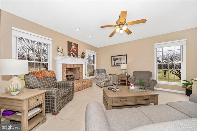 8971 LIGHT ST, Williamsport, MD 21795