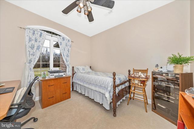 8971 LIGHT ST, Williamsport, MD 21795