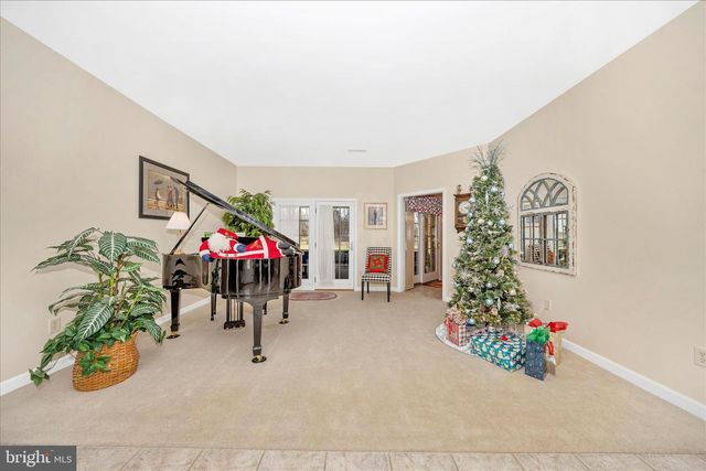 8971 LIGHT ST, Williamsport, MD 21795