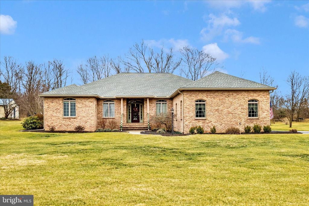 8971 LIGHT ST, Williamsport, MD 21795