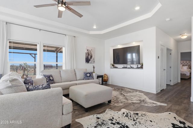 22454 W Steel Horse Road, Congress, AZ 85332