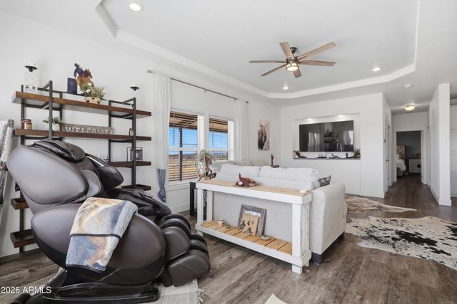 22454 W Steel Horse Road, Congress, AZ 85332