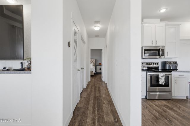 22454 W Steel Horse Road, Congress, AZ 85332