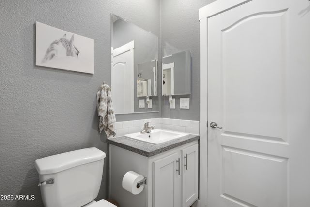 22454 W Steel Horse Road, Congress, AZ 85332