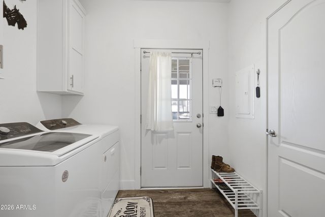 22454 W Steel Horse Road, Congress, AZ 85332