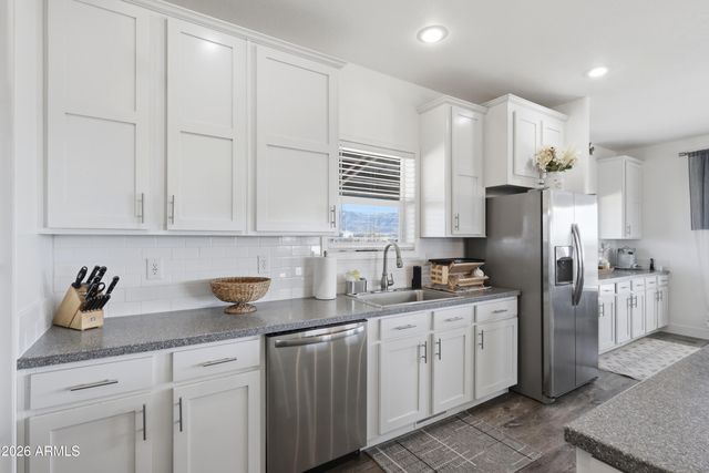 22454 W Steel Horse Road, Congress, AZ 85332