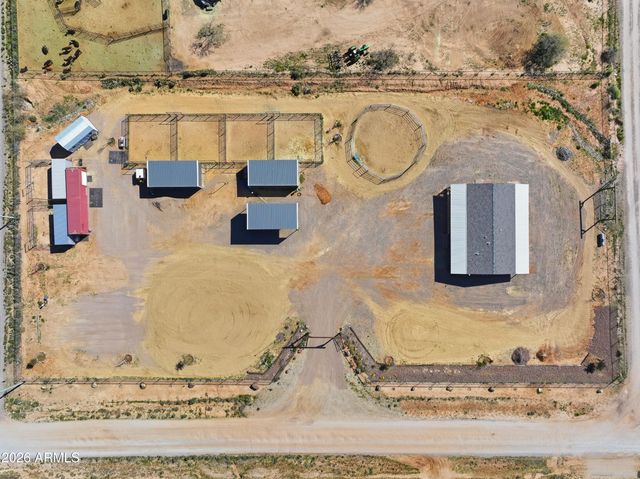 22454 W Steel Horse Road, Congress, AZ 85332