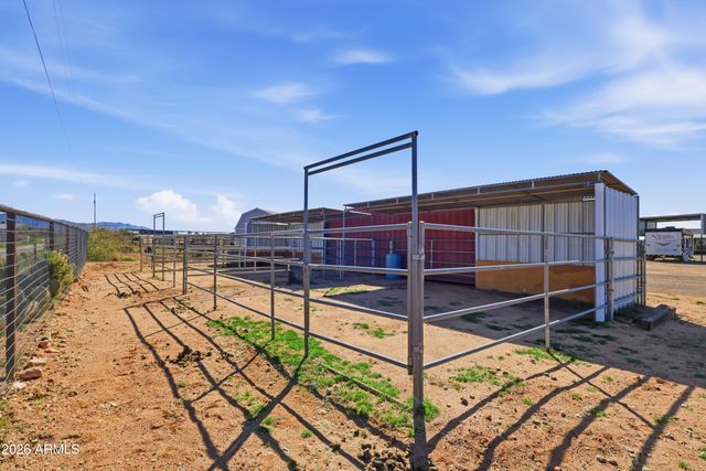 22454 W Steel Horse Road, Congress, AZ 85332