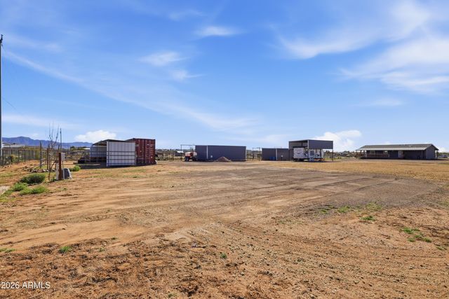 22454 W Steel Horse Road, Congress, AZ 85332