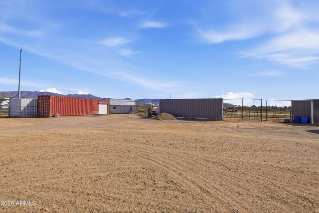 22454 W Steel Horse Road, Congress, AZ 85332