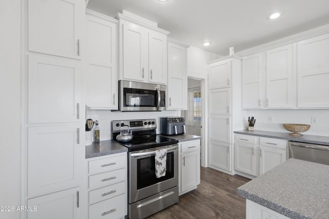 22454 W Steel Horse Road, Congress, AZ 85332