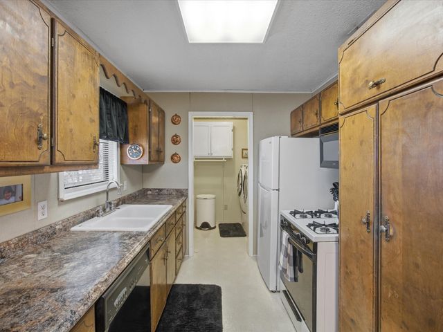 222 County Road 3331, Paradise, TX 76073