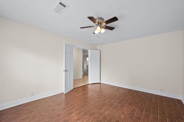 825 James Street, Deer Park, TX 77536