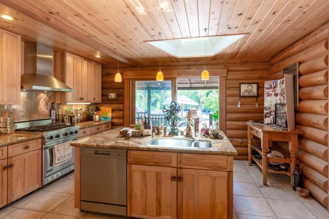 22700 Old Santa Cruz Highway, Los Gatos, CA 95033