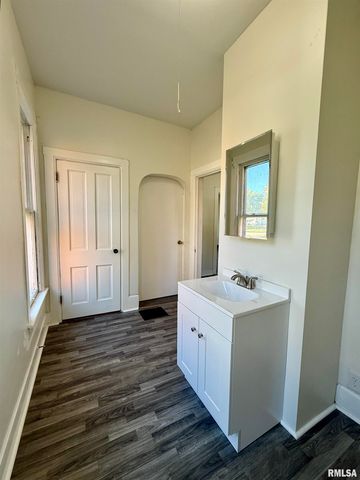 1150 Bateman Street, Galesburg, IL 61401