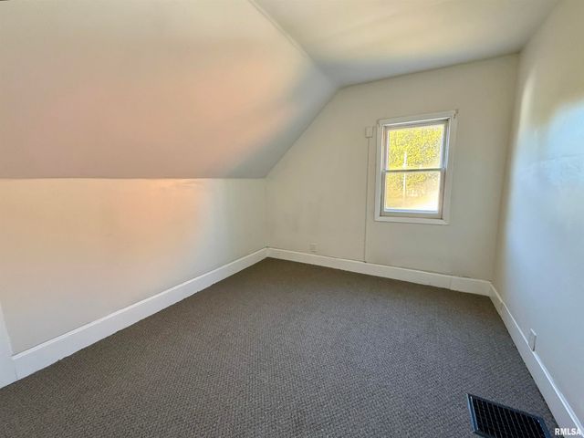 1150 Bateman Street, Galesburg, IL 61401