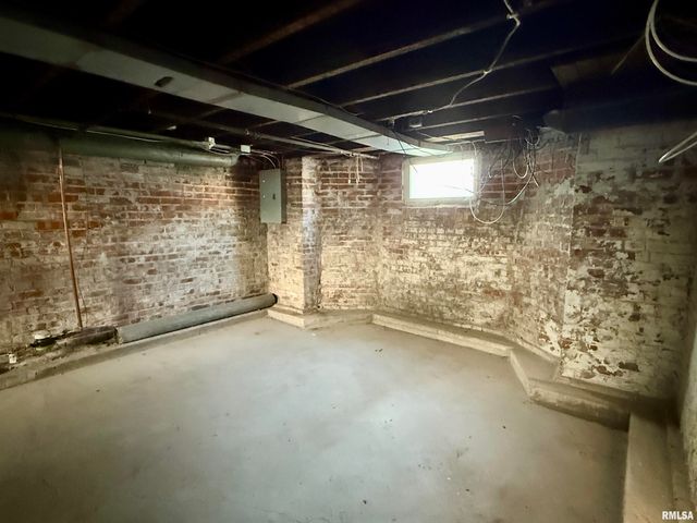 1150 Bateman Street, Galesburg, IL 61401