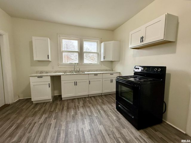 1150 Bateman Street, Galesburg, IL 61401