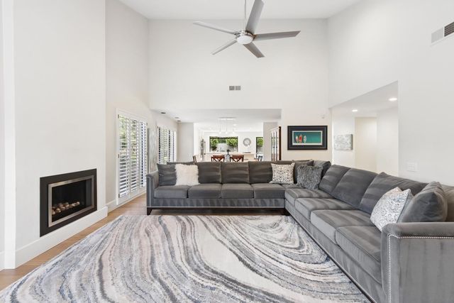 11495 Forty Niner Cir, Gold River, CA 95670