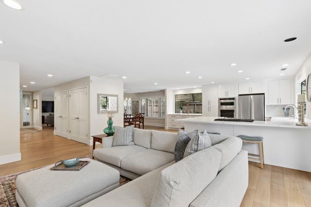 11495 Forty Niner Cir, Gold River, CA 95670