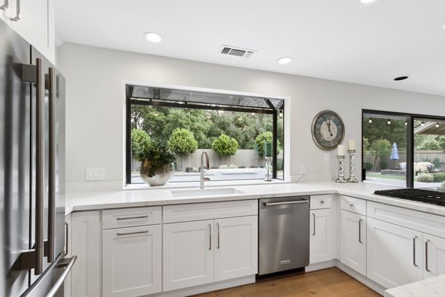 11495 Forty Niner Cir, Gold River, CA 95670
