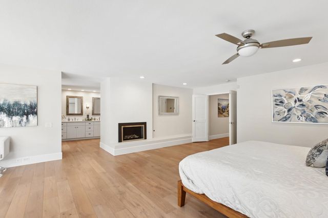 11495 Forty Niner Cir, Gold River, CA 95670