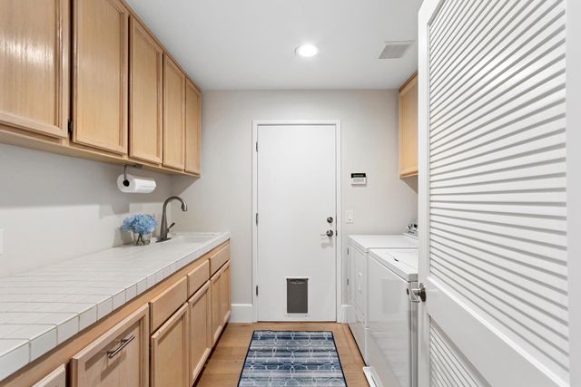 11495 Forty Niner Cir, Gold River, CA 95670