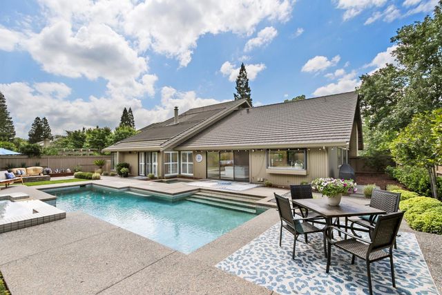 11495 Forty Niner Cir, Gold River, CA 95670