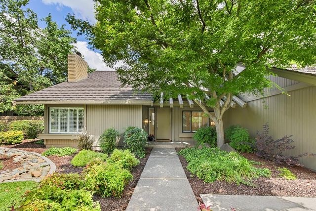 11495 Forty Niner Cir, Gold River, CA 95670