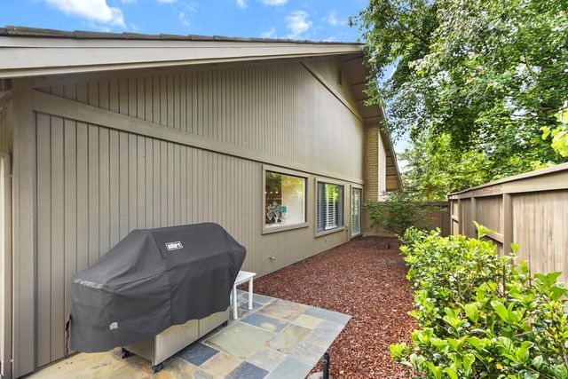 11495 Forty Niner Cir, Gold River, CA 95670