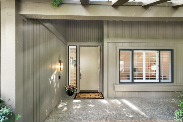 11495 Forty Niner Cir, Gold River, CA 95670