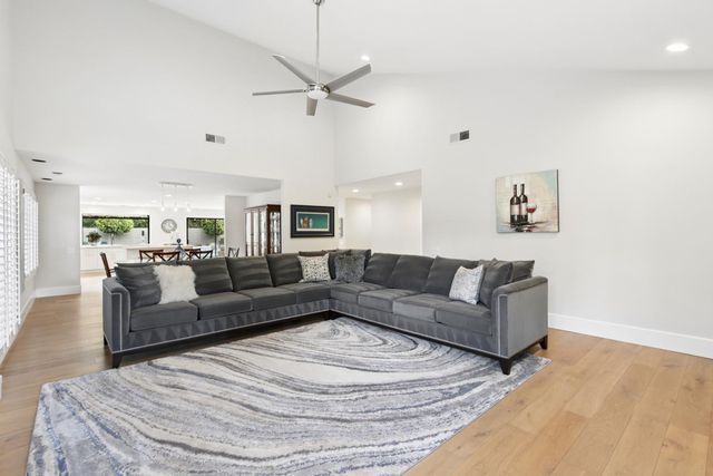11495 Forty Niner Cir, Gold River, CA 95670
